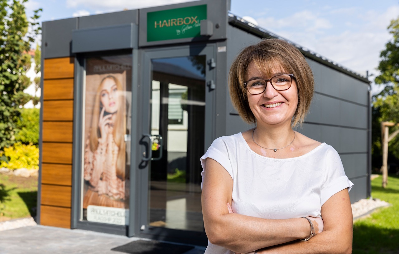 HAIRBOX von außen mit Gülsen Tokatli